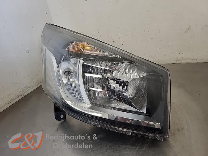 Koplamp rechts van een Renault Trafic, Gebruikt, -, Renault, -