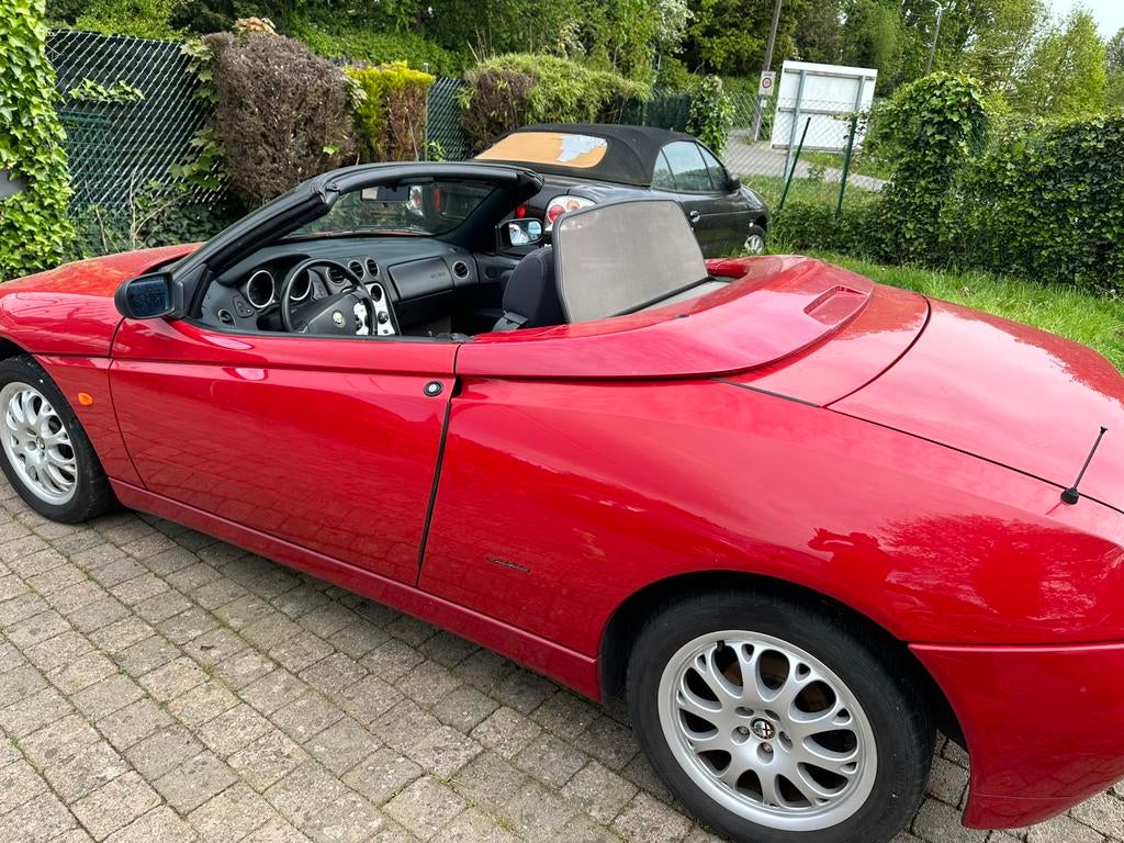 Alfa Romeo Spider 1998 photo 2