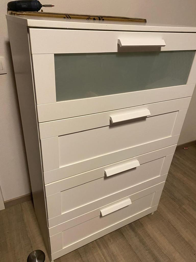 Commode 4 tiroirs ikea à venir chercher, Maison & Meubles, Armoires | Commodes, 3 ou 4 tiroirs, 25 à 50 cm, Comme neuf, Enlèvement
