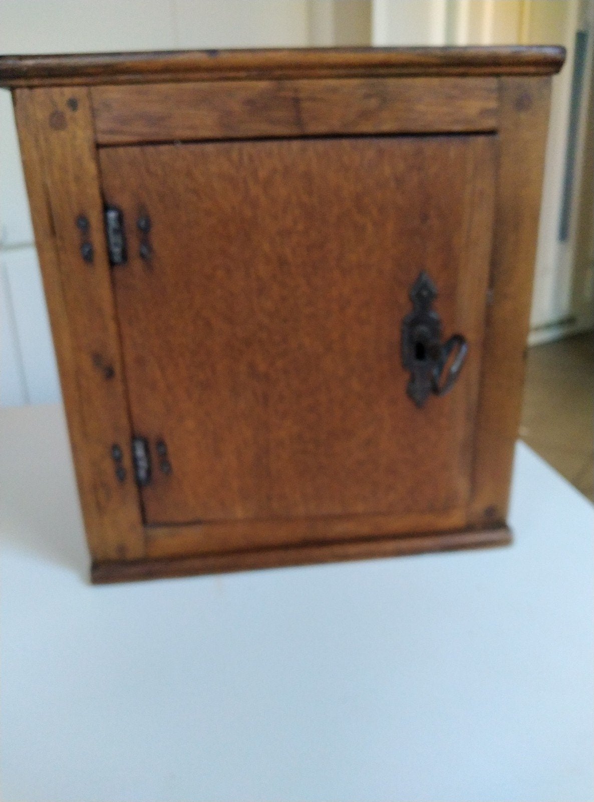 Antieke klooster kastje eik, Huis en Inrichting, Ophalen of Verzenden