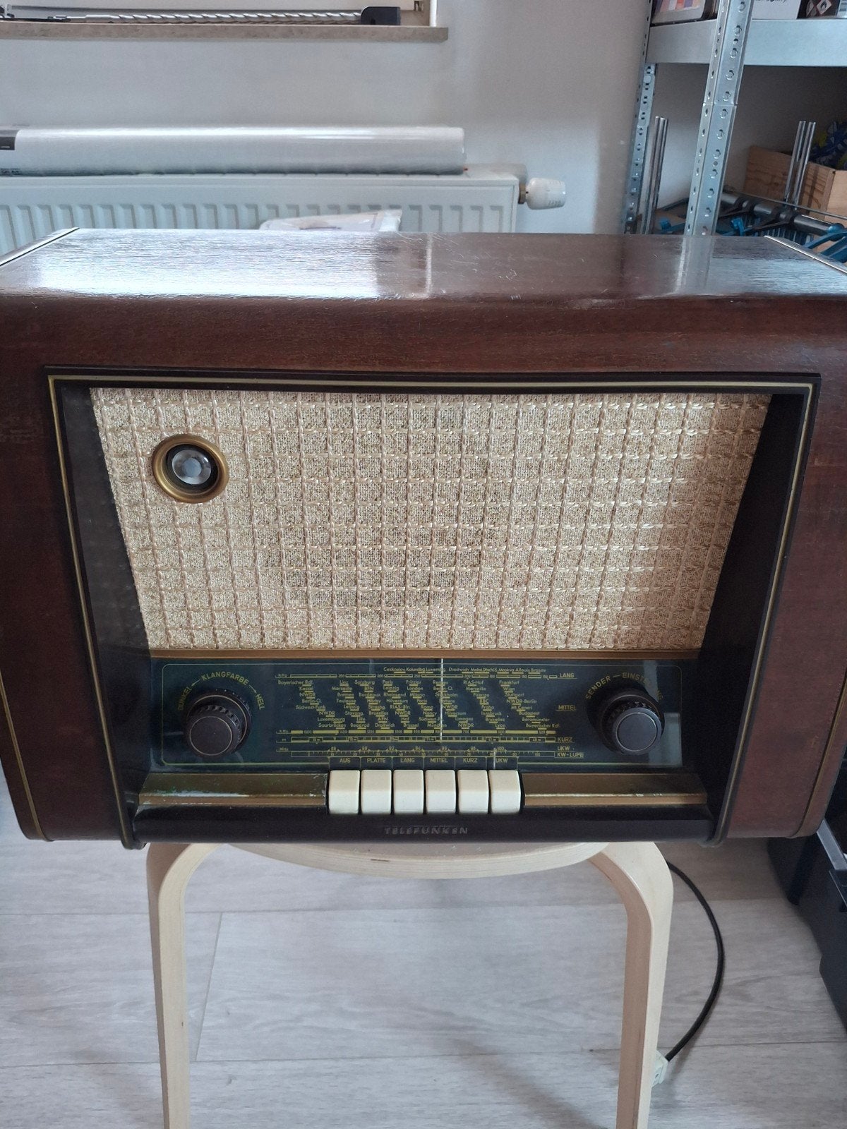 oude radio Telefunken 673wu, Ophalen