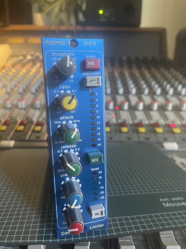 Midas 522 comp/limiter 500 series lunchbox, Audio, Tv en Foto, Professionele apparaten, Ophalen of Verzenden, Zo goed als nieuw
