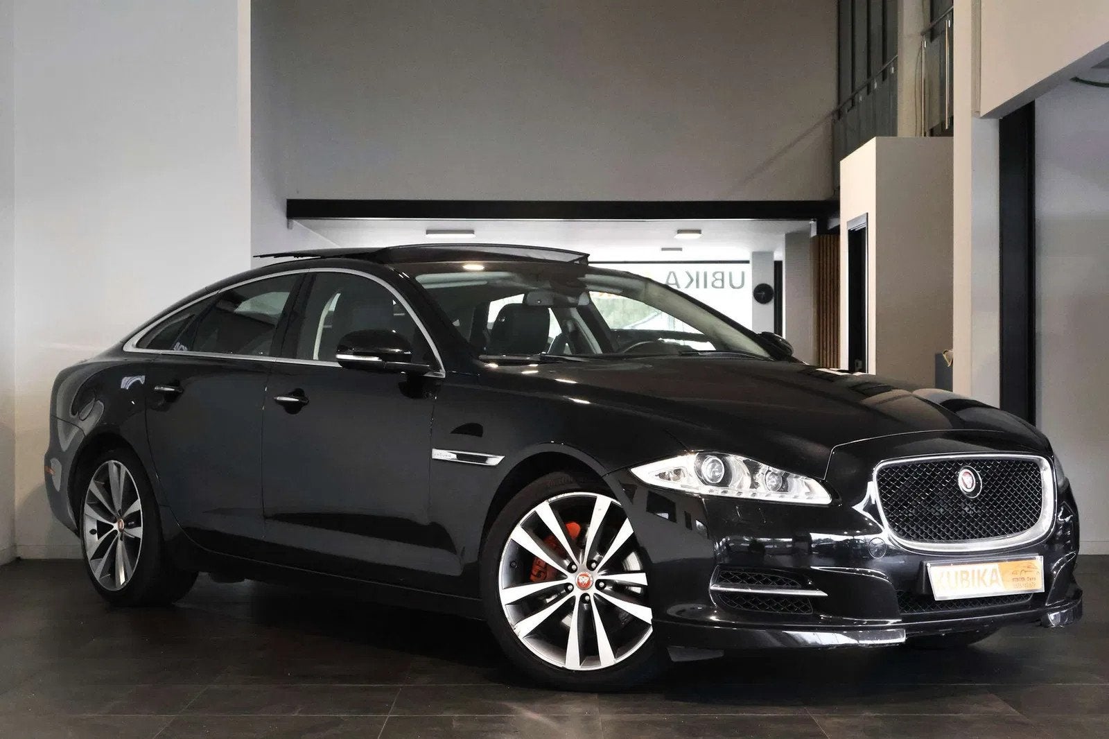 Jaguar XJ 3.0 V6 Diesel Pano DodeH Elek.V Keyless Garantie*, Auto's, Jaguar, Automaat, 275 pk, Zwart, 2993 cc