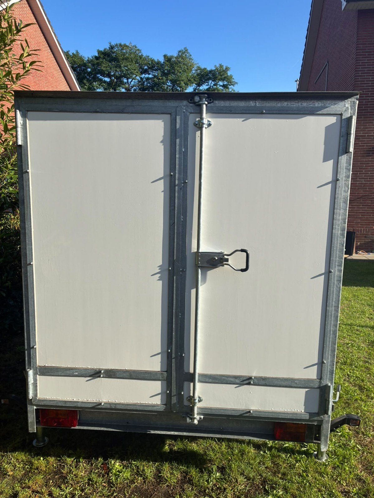 Gesloten aanhangwagen 750 kg met ingebouwd binnenrek, Enlèvement, Comme neuf