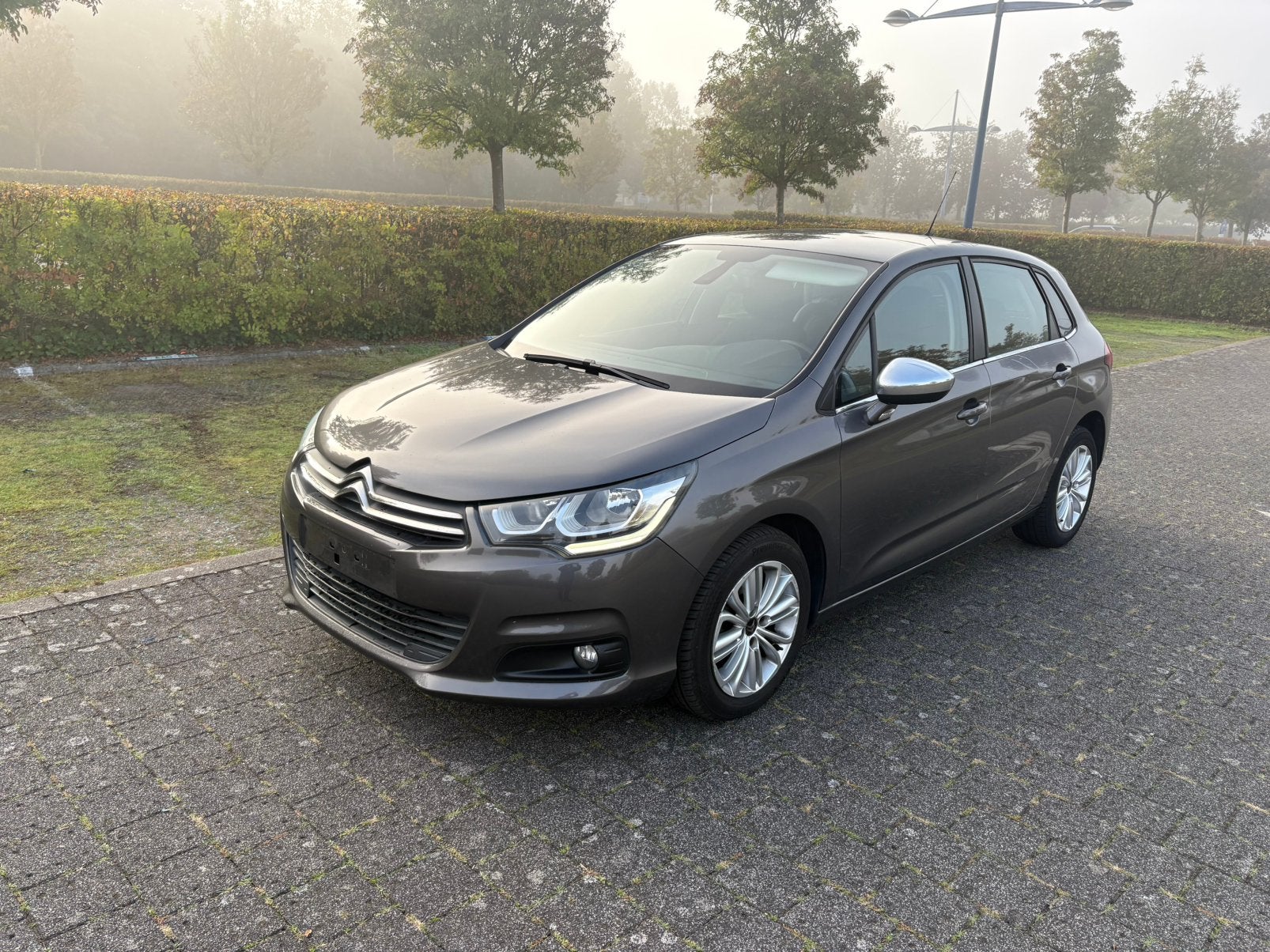 Citroën C4 1.2/Automaat/70000km/Euro6/12maandenGarantie, Auto's, Automaat, Euro 6, Bedrijf, Grijs