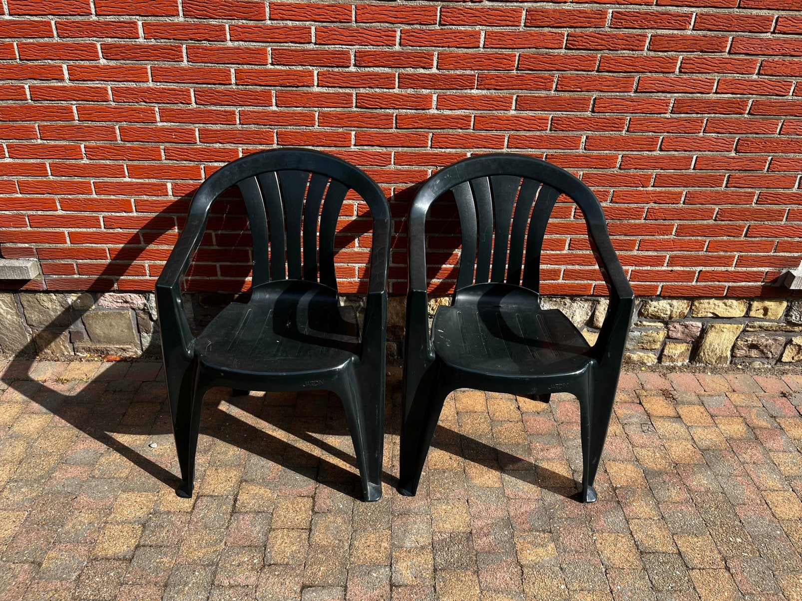 Stevige groene plastic tuinstoelen 2x, Jardin & Terrasse, Chaises de jardin, Enlèvement, Comme neuf, Plastique