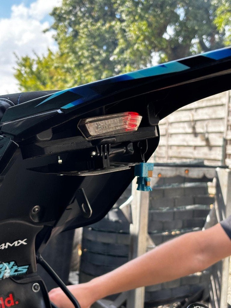 Sherco inklap / afneembare kentekenhouder, Motoren, Verzenden