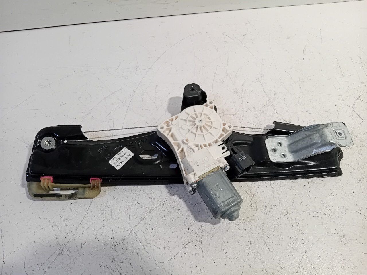 Raammechaniek elektrisch rechts achter Jaguar XE, Onderdelen@venauto.nl, Van der Ven Autorecycling B.V., Gebruikt, Ettenseweg 76, 4706 PB Roosendaal, The Netherlands