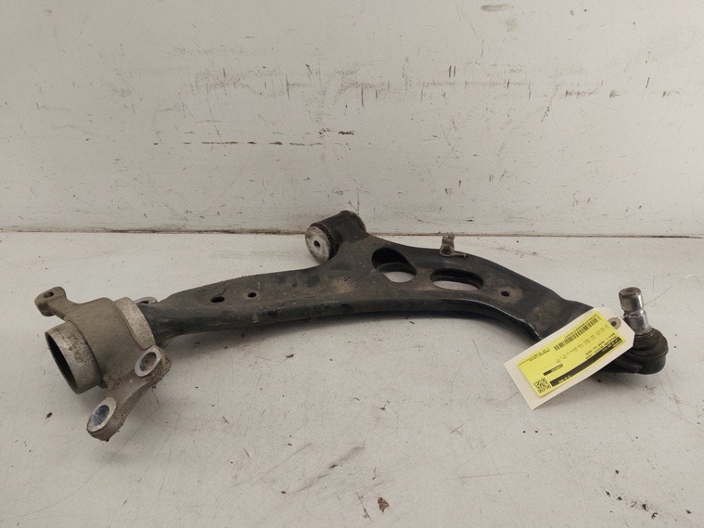 BRAS DE SUSPENSION AVANT DROIT (TRIANGLE) BMW 1 serie (F40), Autos : Pièces & Accessoires, Utilisé, BMW, Petuelring 130
80809  München, DE