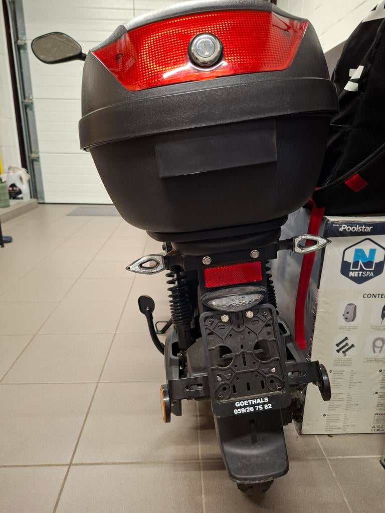 Scooter GTS, Fietsen en Brommers, Ophalen