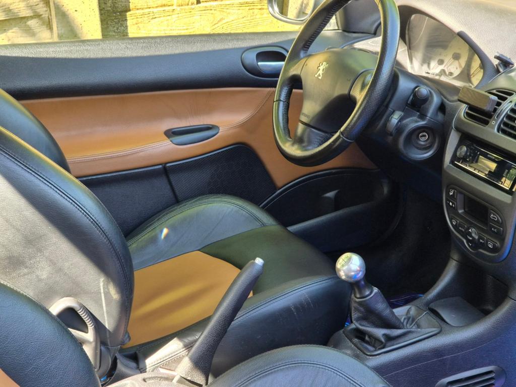2005 Peugeot 206 Cabrio 1.6i Met 120dkm, Auto's, Mini, 4 zetels, 4 cilinders, Cabriolet, Blauw