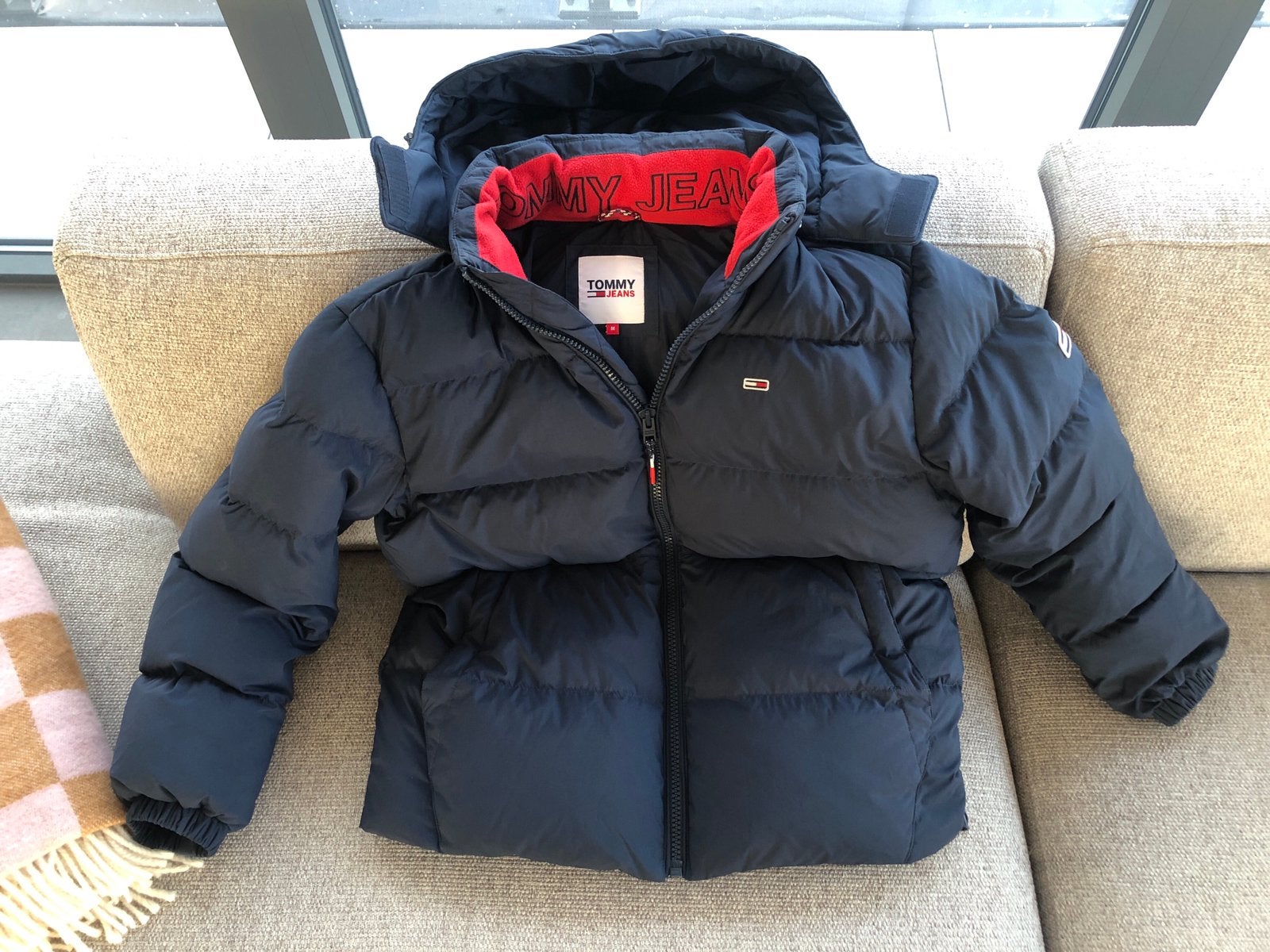Mooie kinderjas van Tommy Hilfiger - Maat M, Kleding | Heren, Ophalen, Zo goed als nieuw, Maat 48/50 (M), Blauw