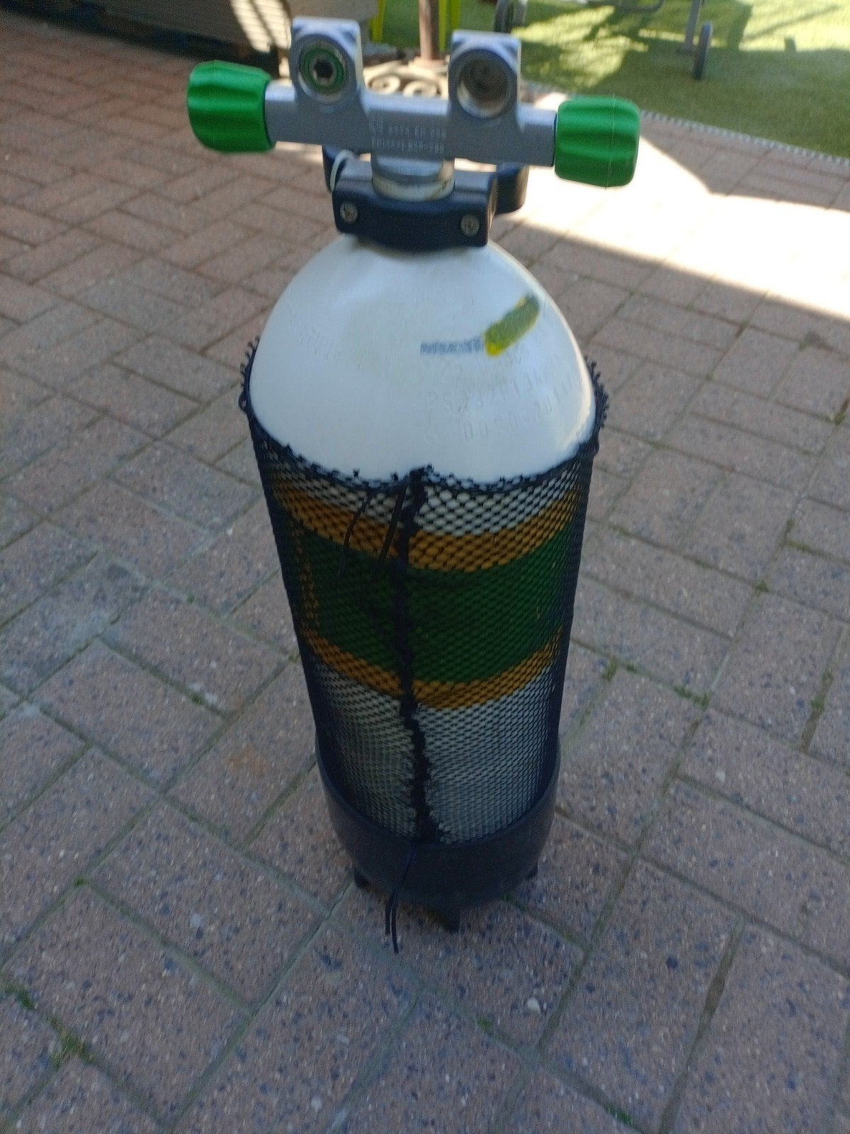 bouteille 15L230B, Enlèvement