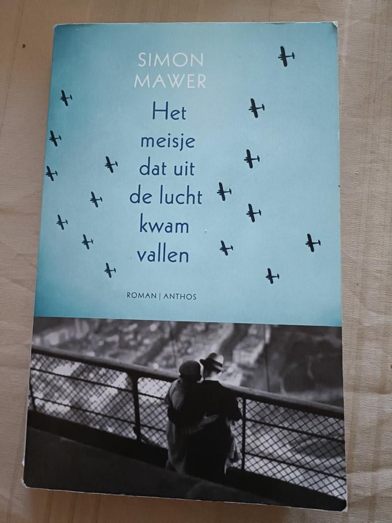 Simon Mawer - Het meisje dat uit de lucht kwam vallen, Boeken, Ophalen of Verzenden, Simon Mawer