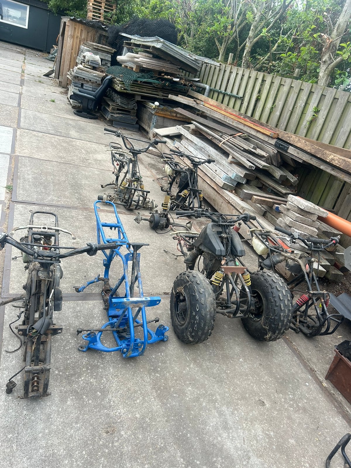 Suzuki lt80, Doe-het-zelf en Bouw, Metalen, Ophalen, Zo goed als nieuw