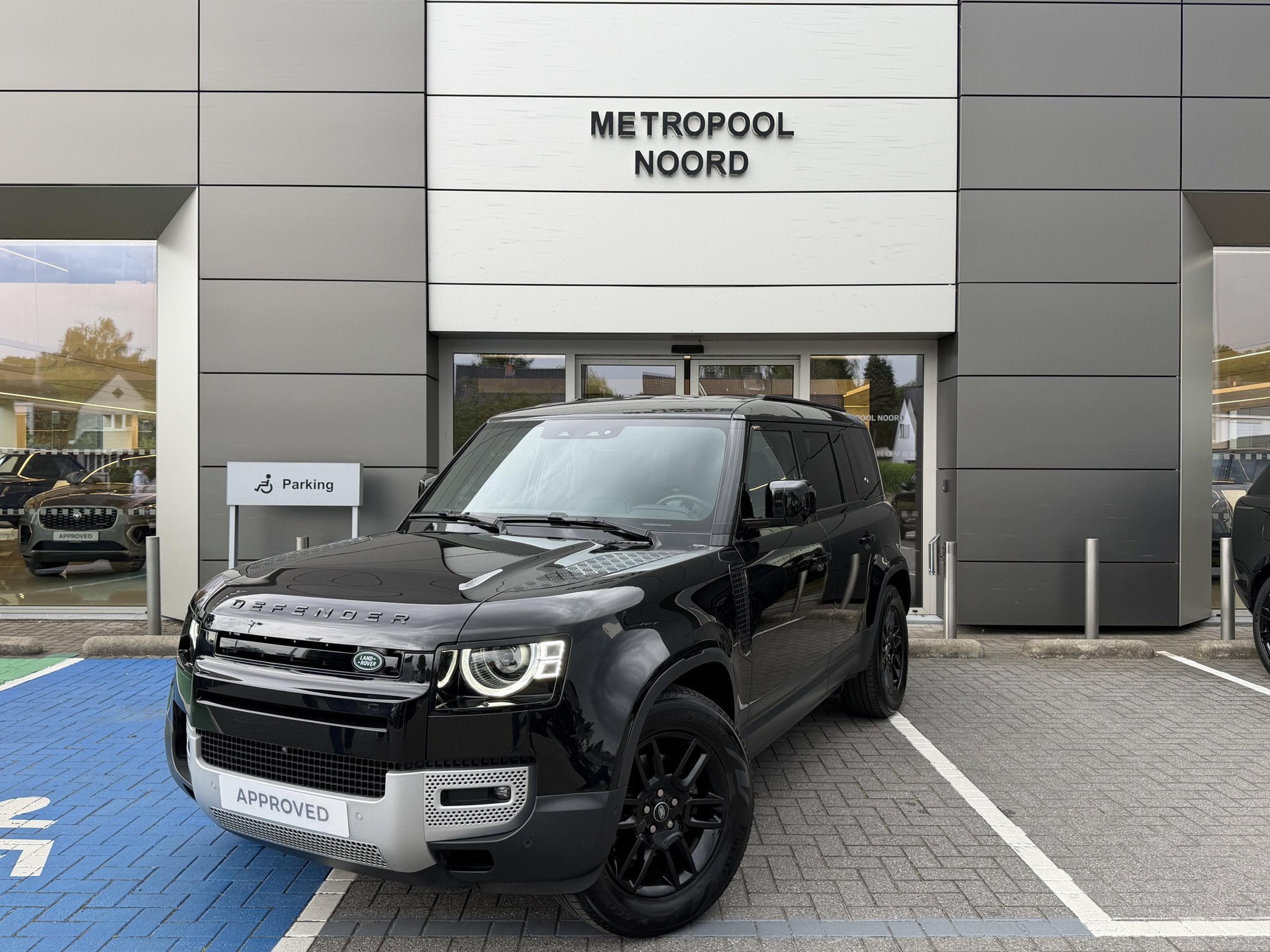 Land Rover Defender 110 3L D250 SE Lichte Vracht, Autos, Land Rover, Entreprise, Air conditionné, Bluetooth, Ordinateur de bord
