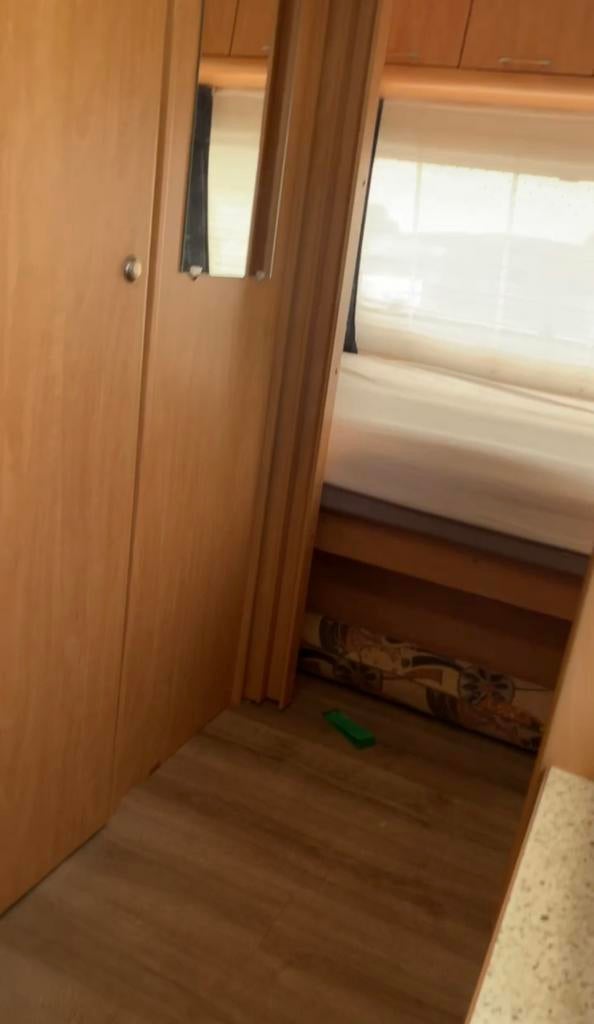 Burstner Ventara caravan, Grand lit, Jusqu'à 5, 5 à 6 mètres, 750 - 1000 kg
