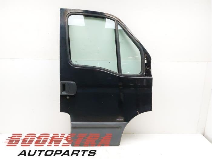 Portière 2portes droite d'un Iveco Daily, Autos : Pièces & Accessoires, -, 3 mois de garantie, Utilisé, Porte