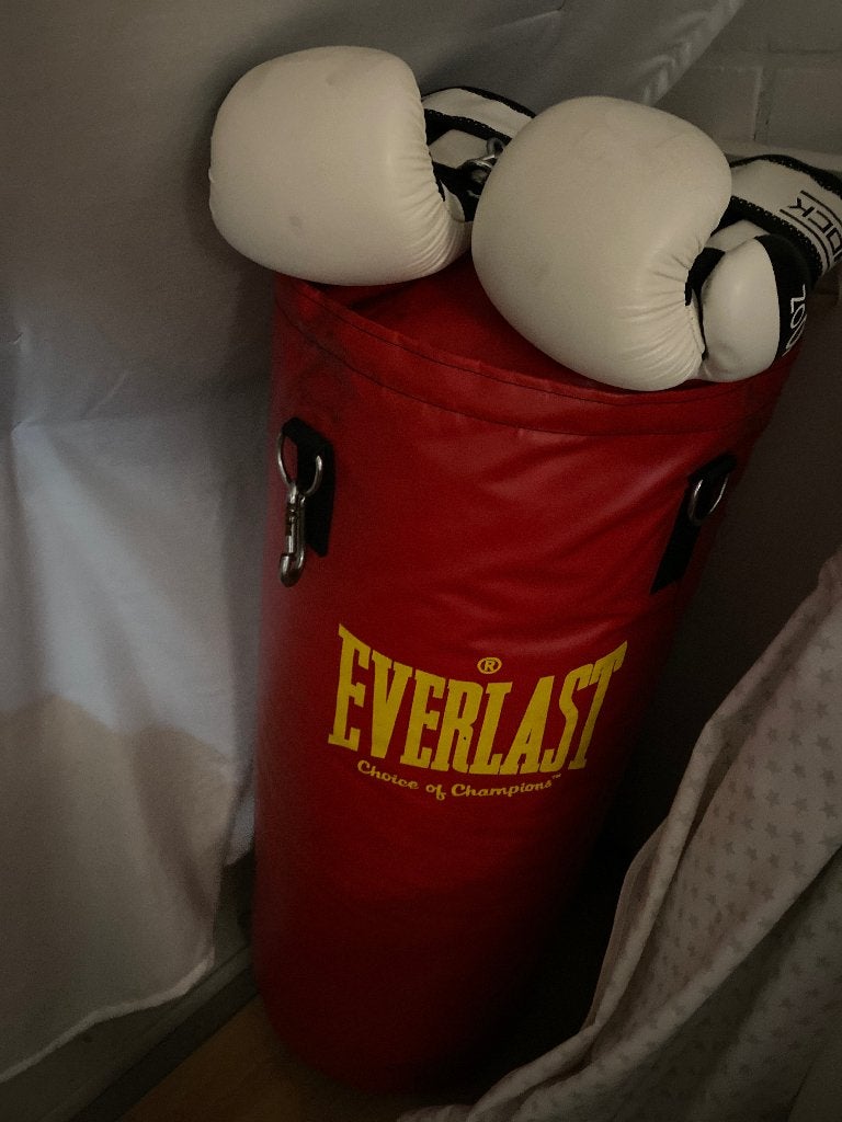 Bokszak met bokshandschoenen, Sport en Fitness, Ophalen, Zo goed als nieuw, Bokszak