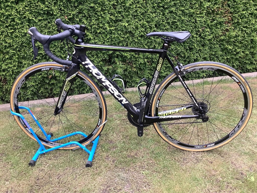 Racefiets Thompson Sirius 2.0, 28 inch, Carbon, 10 tot 15 versnellingen, Velgrem