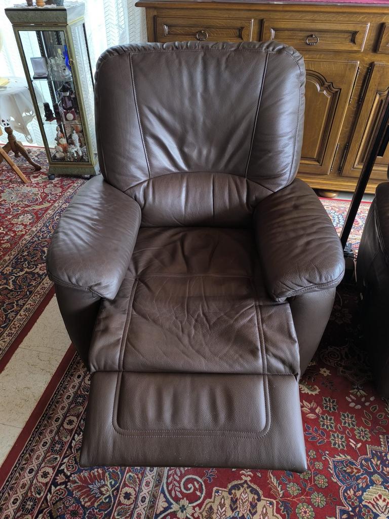 Bruine leer-Relaxstoel, Huis en Inrichting, Fauteuils, Ophalen, Zo goed als nieuw, 100 tot 125 cm, Classic
