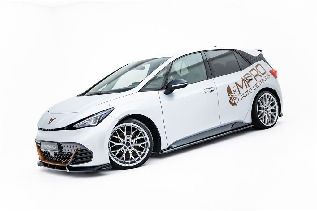 Maxton Design Cupra Born Side Skirts Diffusers Versie 1, Envoi