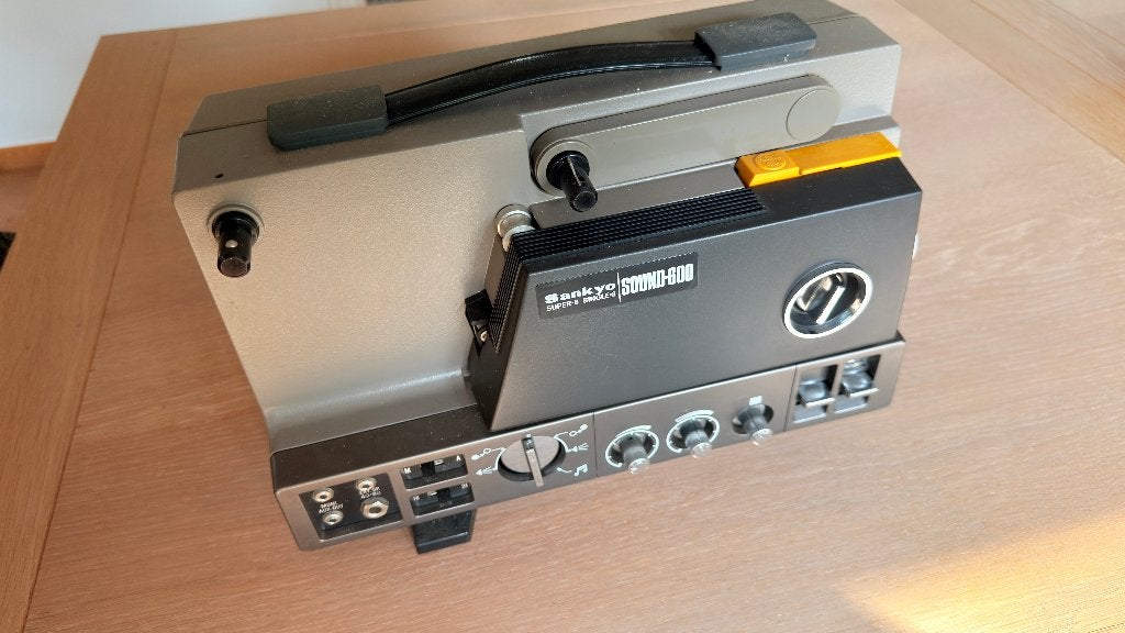 projecteur film Sankyo sound 600, Enlèvement, 1960 à 1980, Projecteur