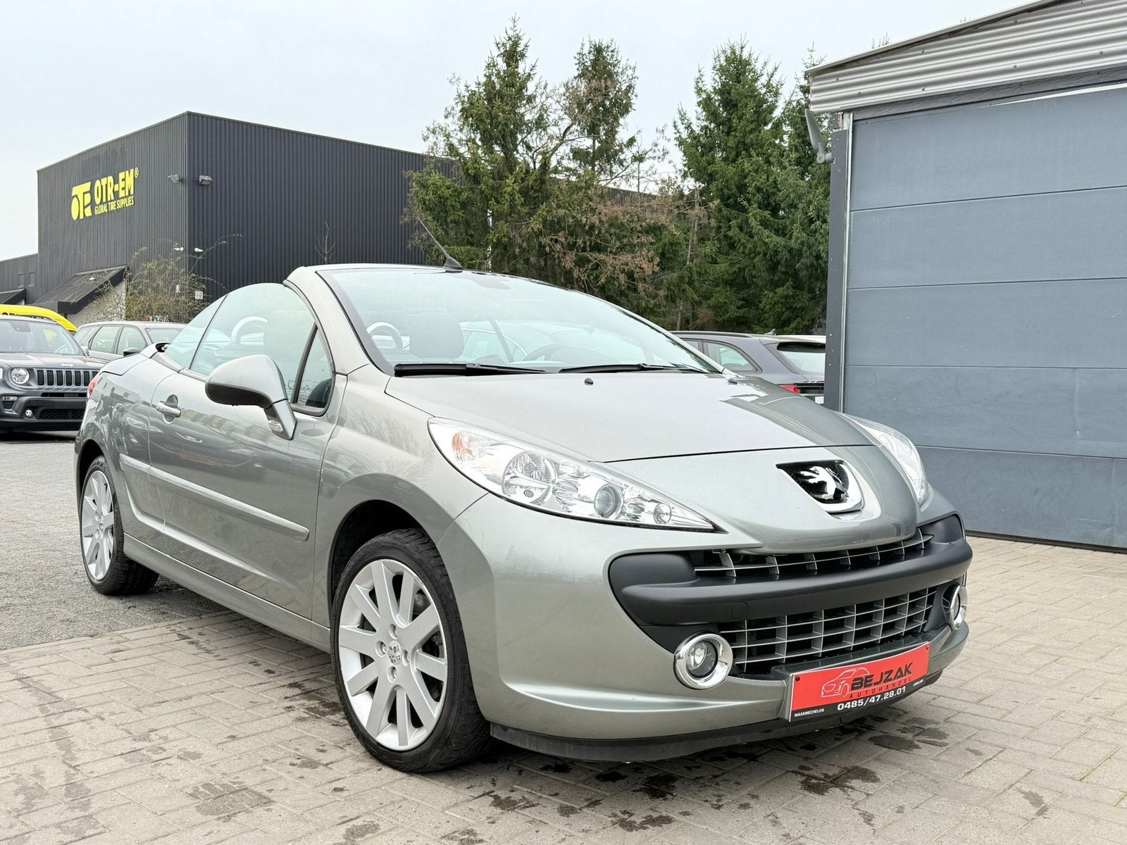 Peugeot 207cc 51.000km Nieuwstaat 1j Garantie, Auto's, Peugeot, Cabriolet, Bedrijf, Handgeschakeld, Te koop