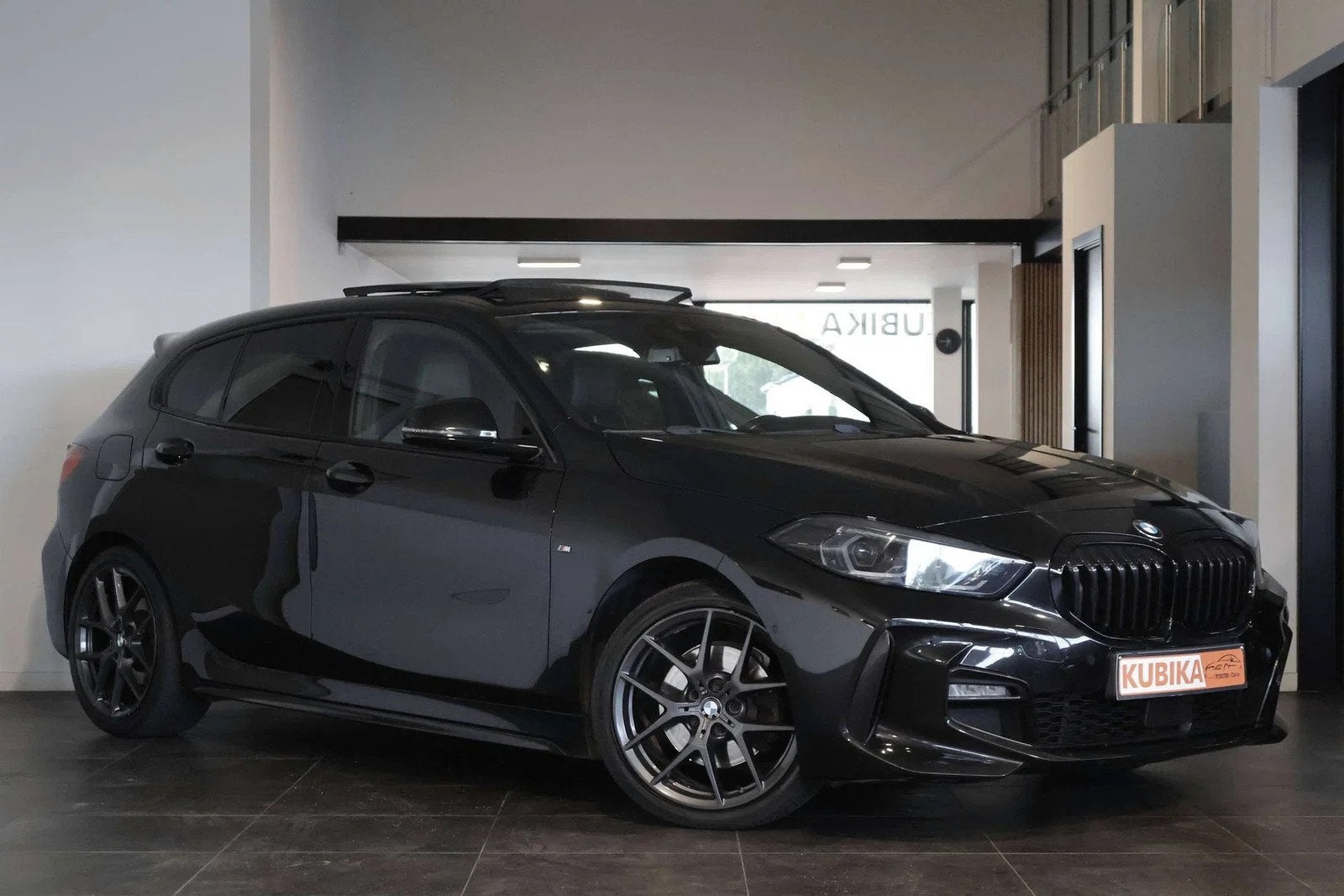 BMW 1 Serie 118 dAS M-Pack Pano ZetelV StuurV Elek. Z. Garan, Auto's, Automaat, 1 Reeks, 4 cilinders, 1505 kg