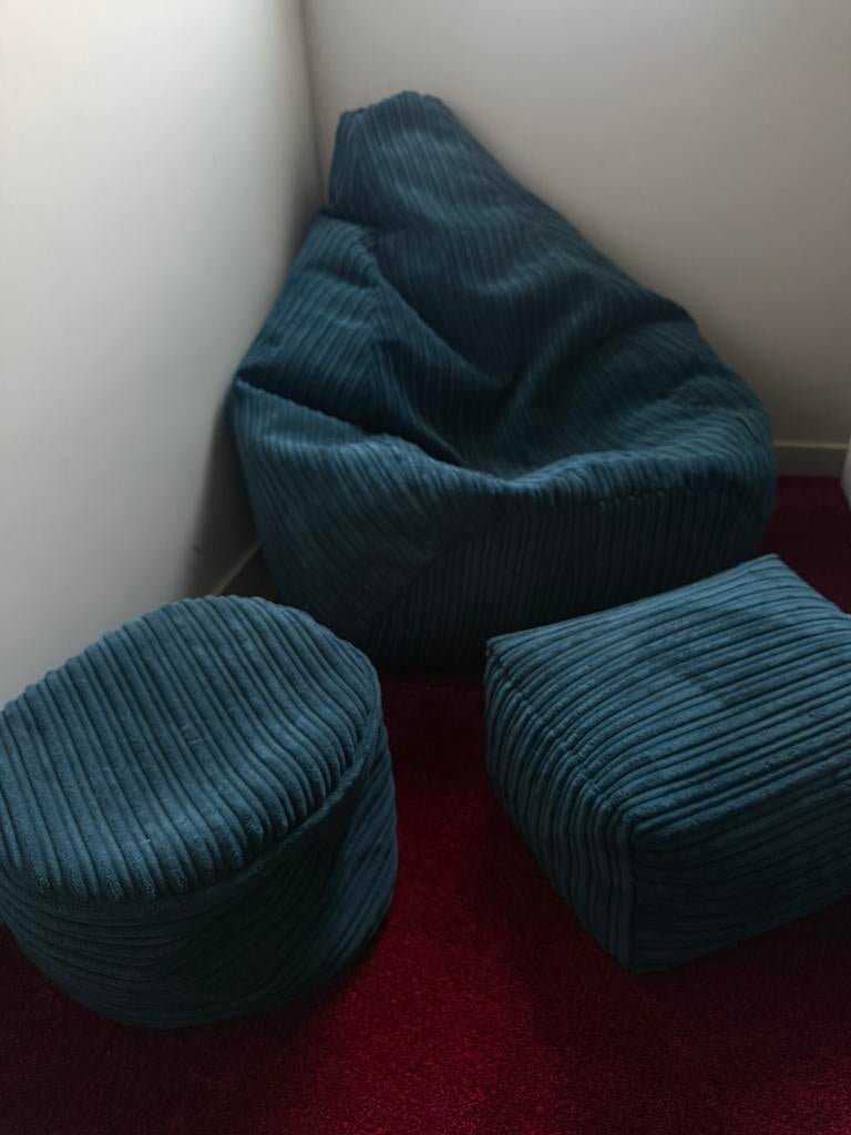 Zitzak met 2 voetbanken, Ophalen, Zo goed als nieuw, Zitzak