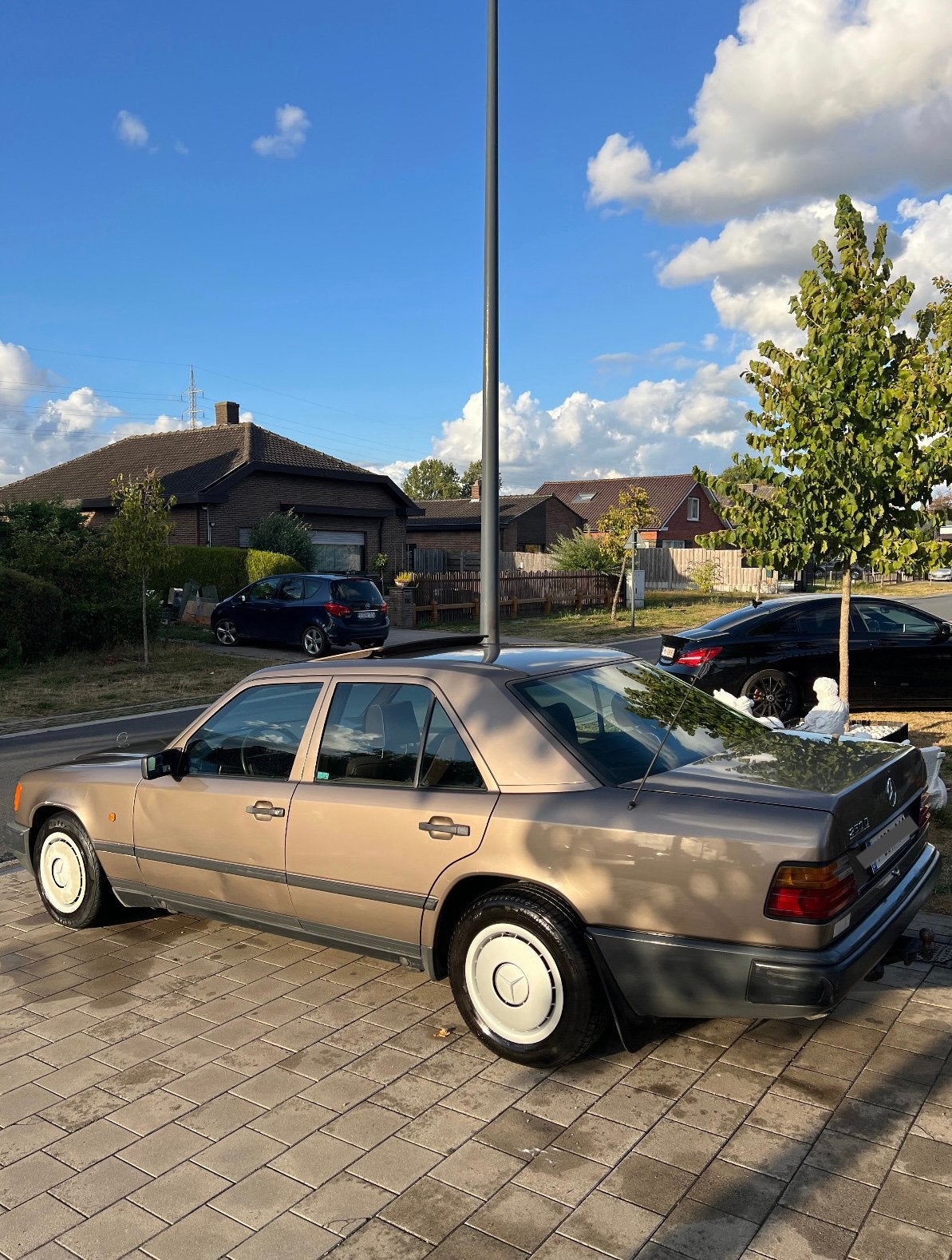 Mercedes E250D W124 (1988), foto 5