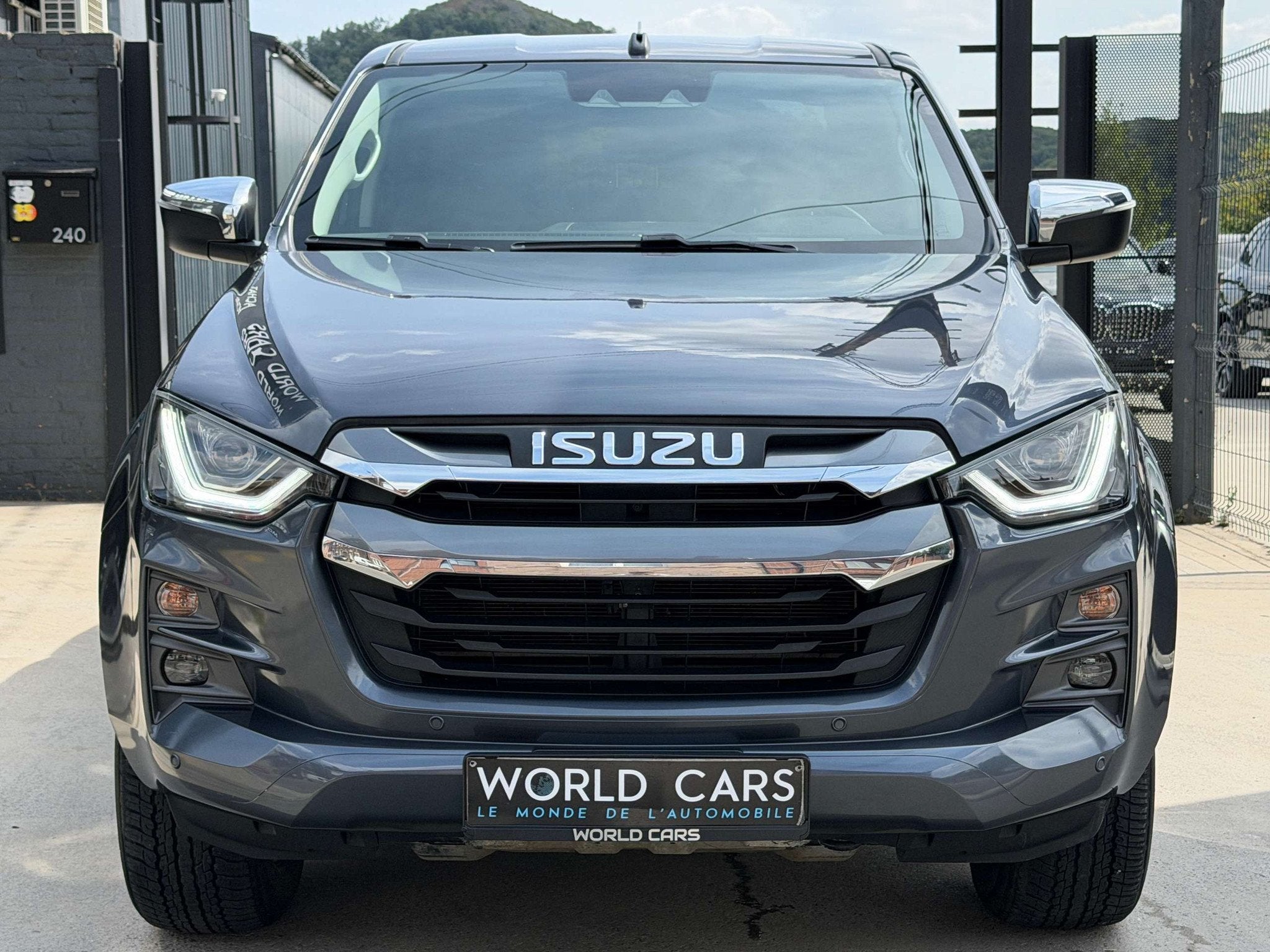 Isuzu D-max 1.9 Turbo D 4WD - ACC - CAMERA - APPLE CARPLAY -, Auto's, Isuzu, Automaat, Gebruikt, Bedrijf, Vierwielaandrijving