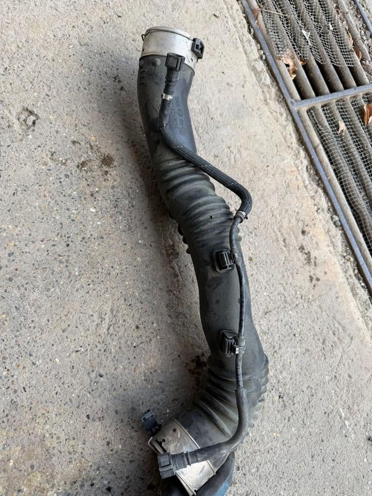 Mercedes-Benz intercooler hose (part number A1775201400), Ophalen