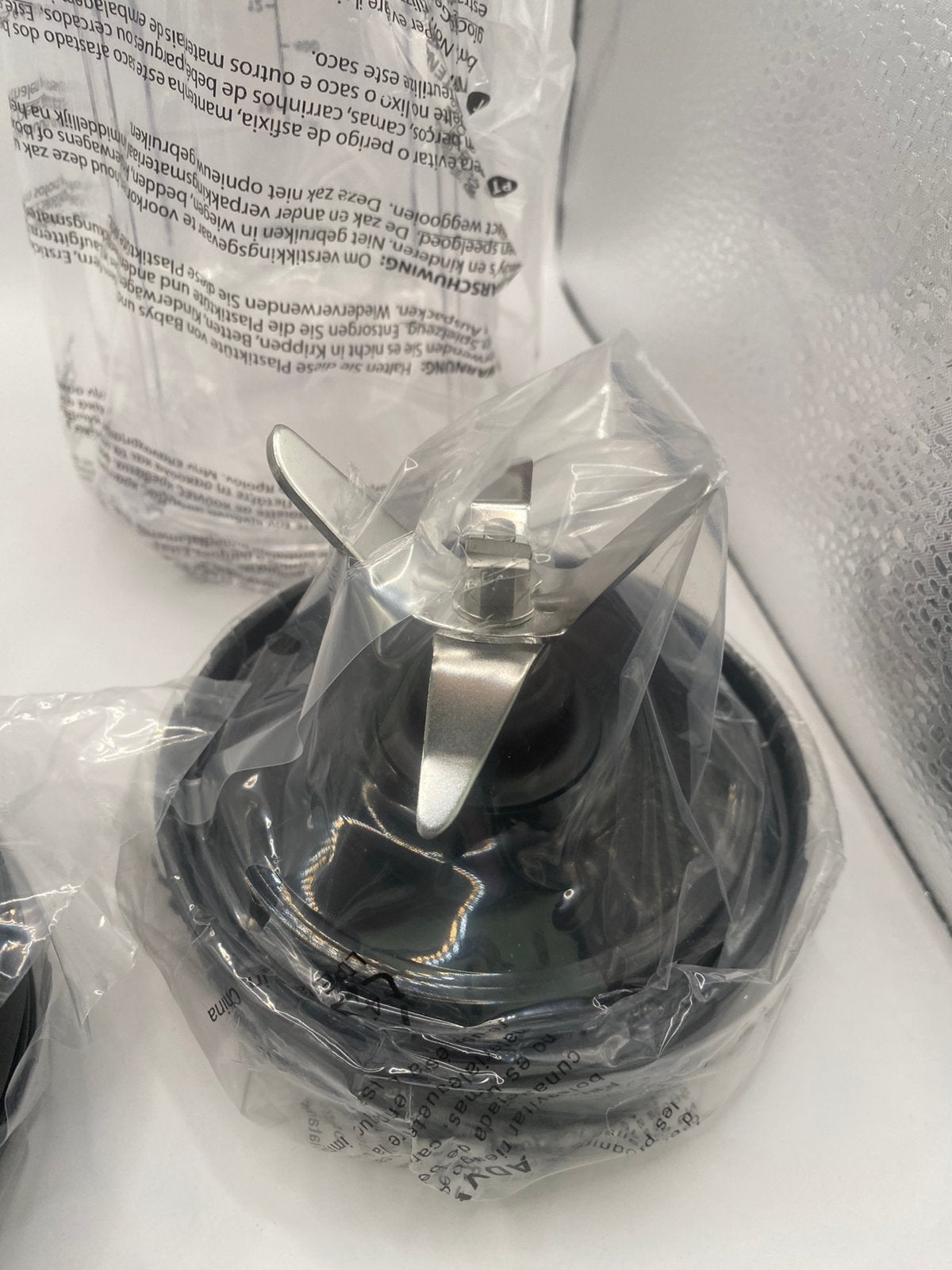 Blender Accessoires: 2 Bekers, 2 Deksels, 1 Mes - Nieuw, Elektronische apparatuur, Blenders, Nieuw, Blender-accessoire, Ophalen of Verzenden