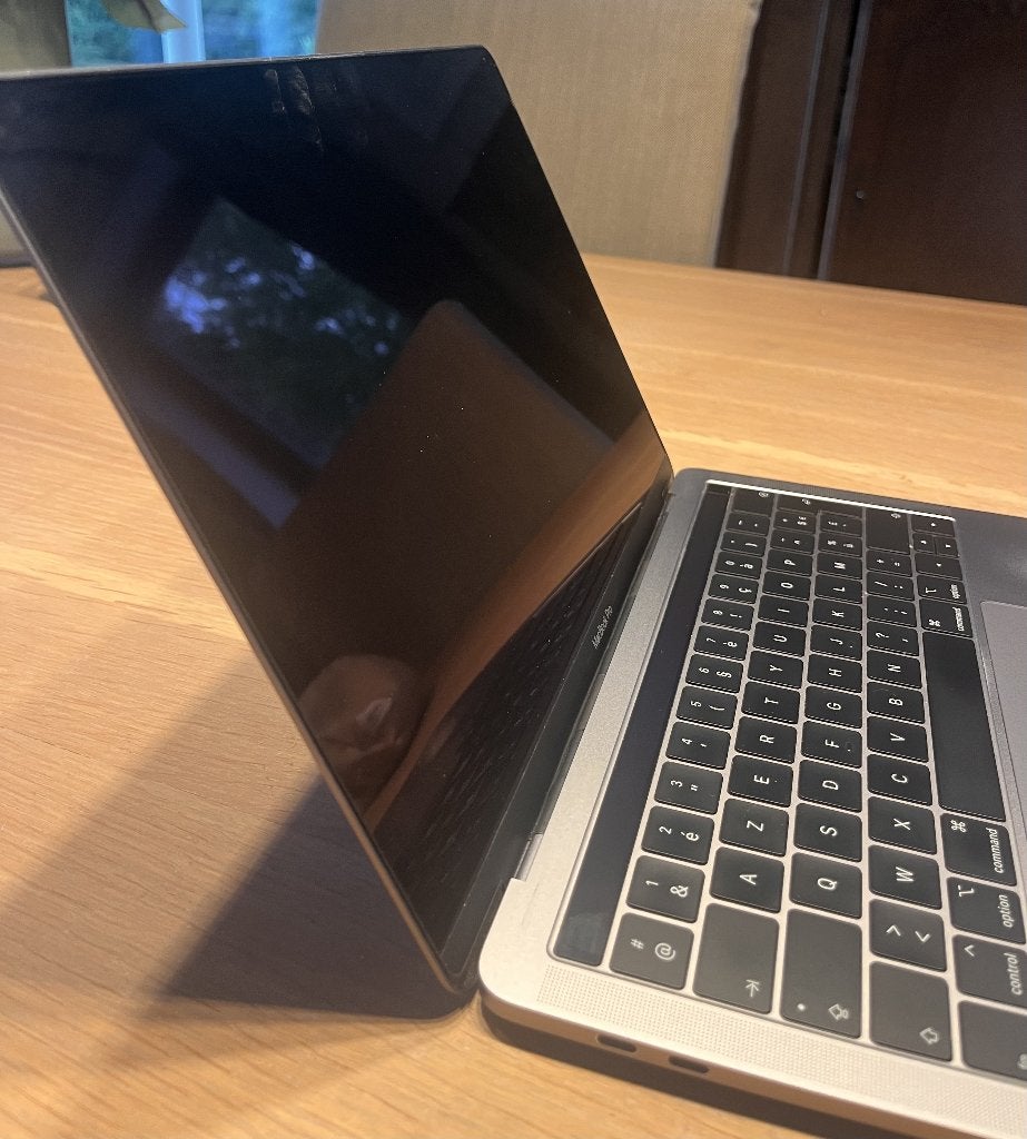 MacBook Pro 13” Touch Bar A1989 – Pour pièces / réparation, Informatique & Logiciels, 512 GB, Ne fonctionne pas, Azerty, 2 à 3 Ghz