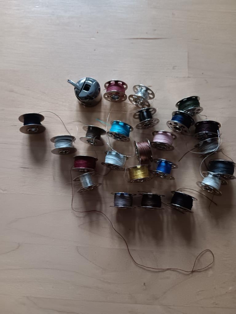 23 spoelen met spoelhuls, Ophalen of Verzenden