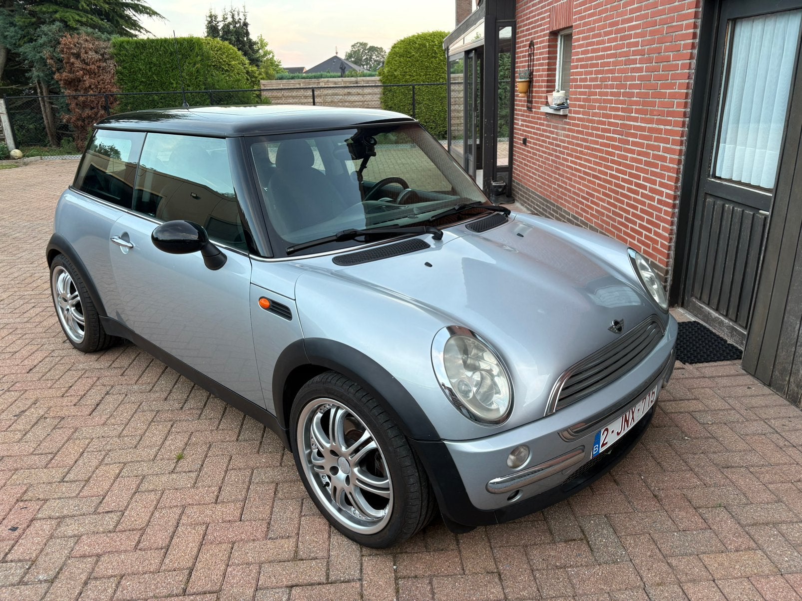 Iconische mini cooper in super conditie, Auto's, Mini, Automaat, 4 zetels, Lederen bekleding, 1600 cc