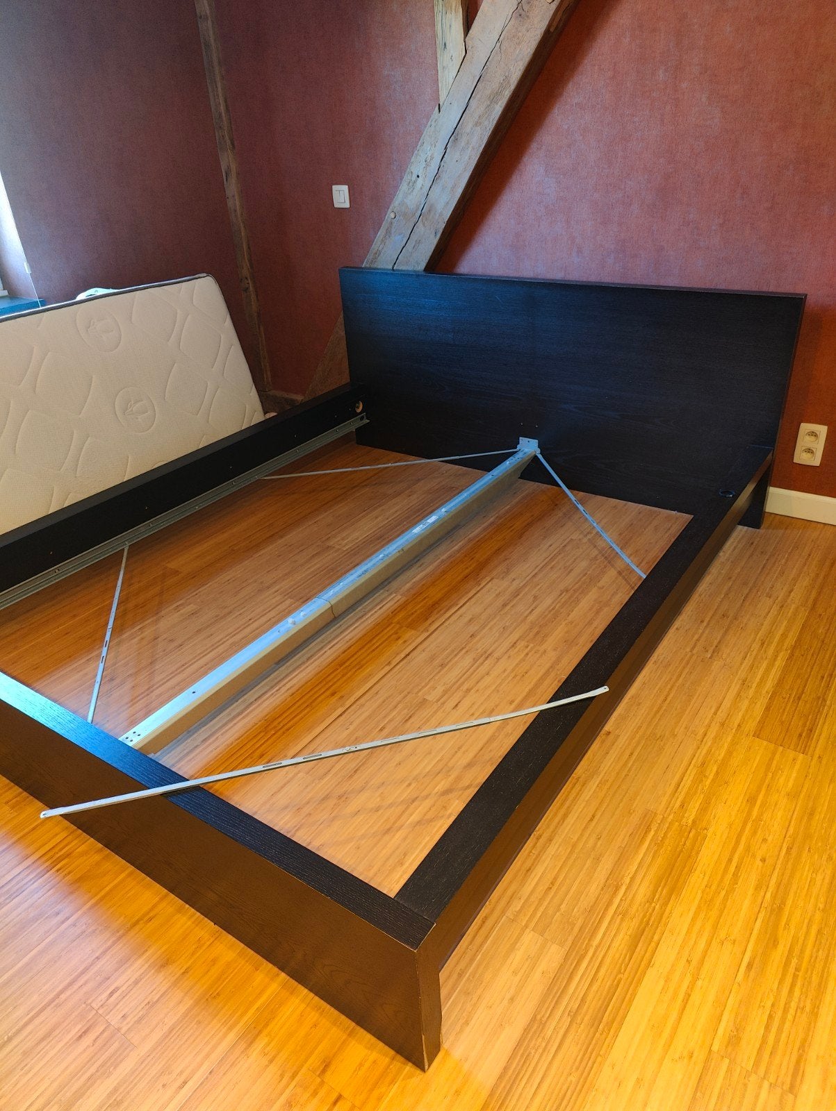 Ikea Malm bed, Huis en Inrichting, Slaapkamer | Bedden, Ophalen, Gebruikt, Tweepersoons, 200 cm