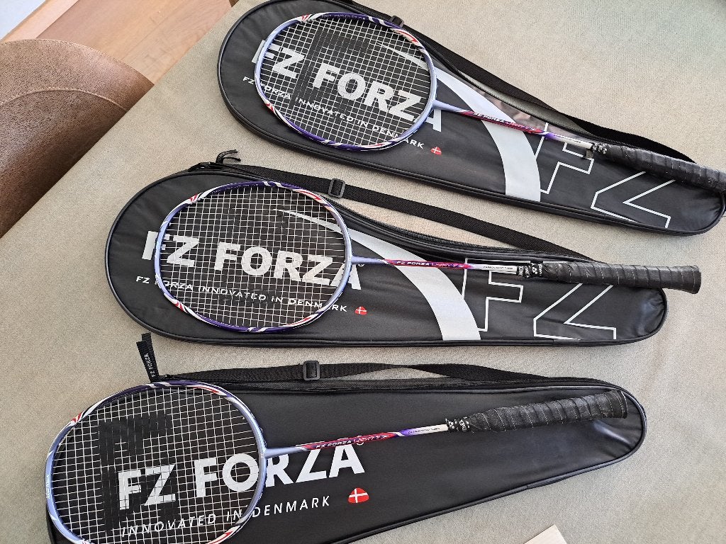 3 Forza badmintonrackets met beschermhoes, Sport en Fitness, Ophalen, Gebruikt, Racket(s)