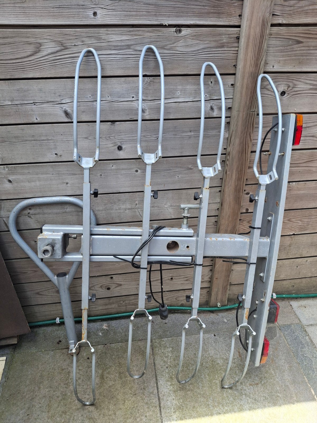 Fietsrek, Fietsen en Brommers, Ophalen
