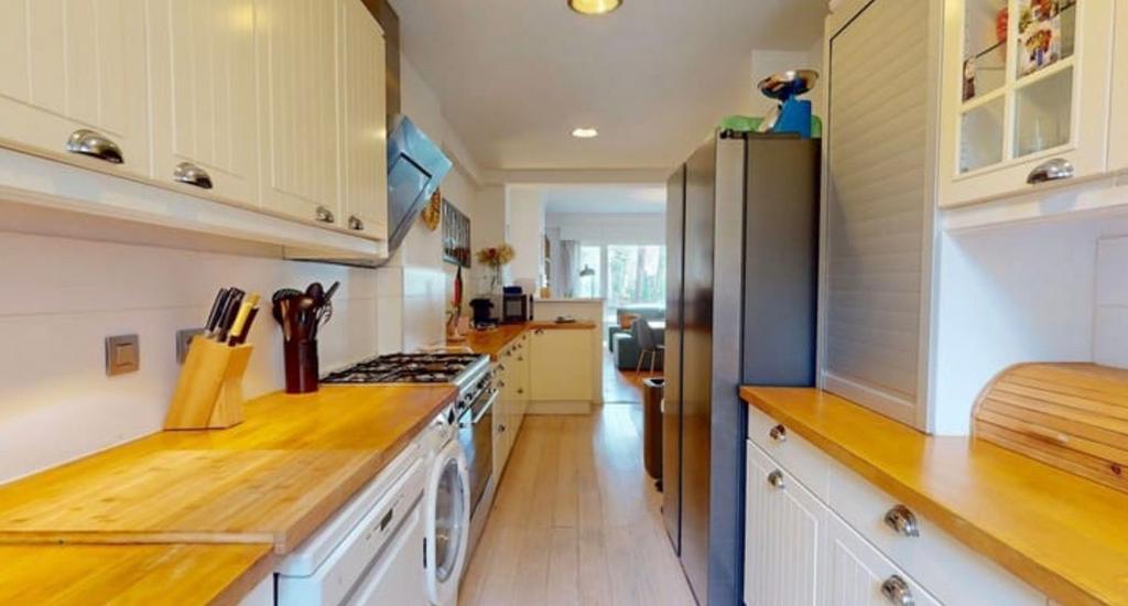 MEISER: APPARTEMENT MET 3 SLAAPKAMERS EN TUIN, 50 m² of meer, Brussel