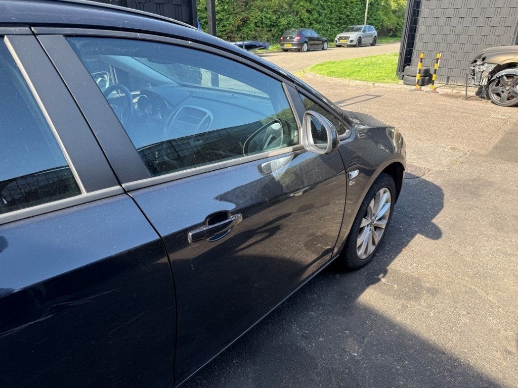 PORTE AVANT DROITE Astra J Sports Tourer (PD8 / PE8 / PF8), Opel, Opel Automobile GmbH, Utilisé, Porte