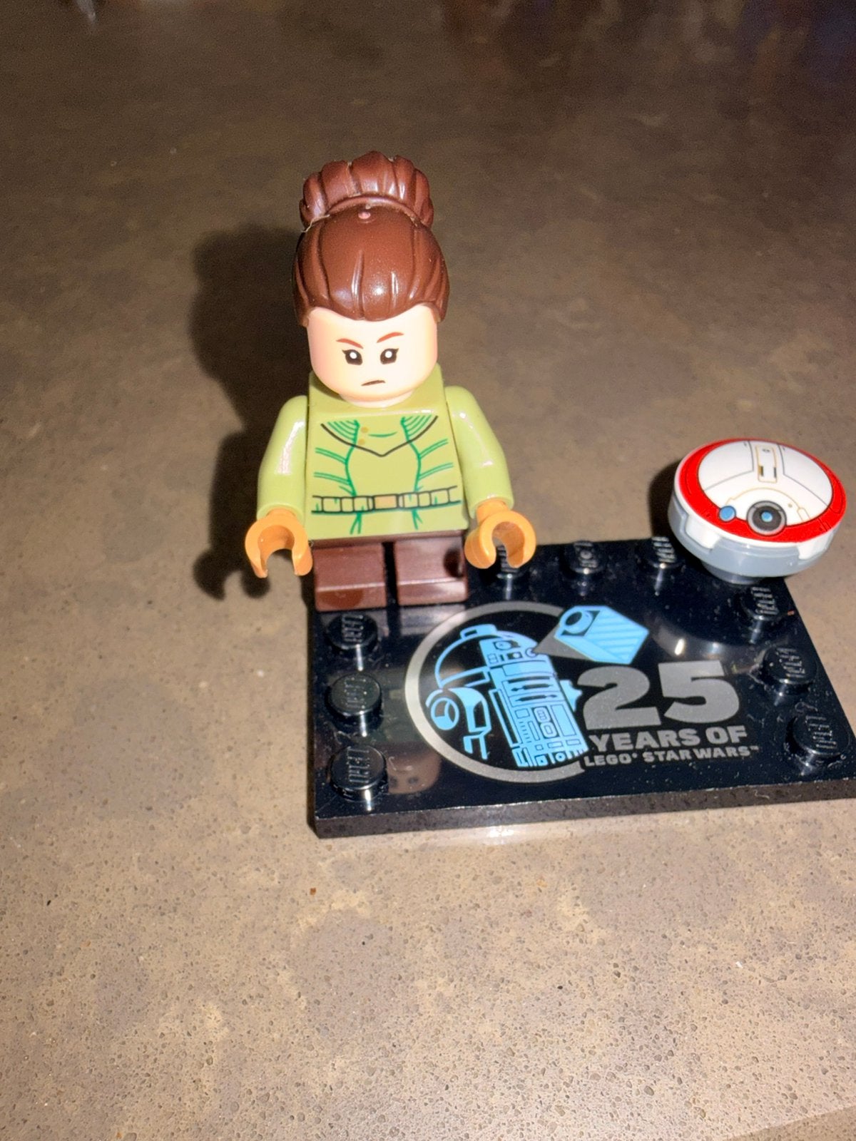 Lego Star Wars Princess Leia - Young + L0-LA59 Droid (Lola), Star Wars, Lego, Ophalen of Verzenden, Zo goed als nieuw