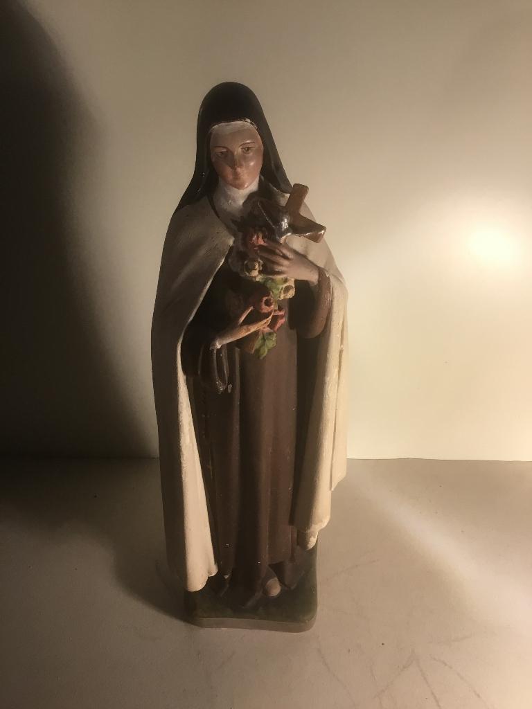 antiek beeldje van Theresia  van Liseux, Antiek en Kunst, Antiek | Religieuze voorwerpen, Ophalen of Verzenden