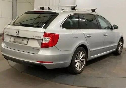 Skoda Superb Full Options  2015 230.00km, Autos, Skoda, Euro 5, Achat, Entreprise, Boîte manuelle
