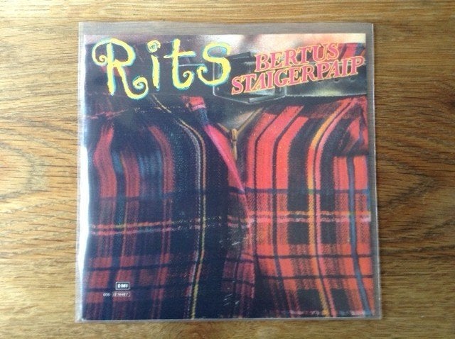 single bertus staigerpaip, En néerlandais, Enlèvement ou Envoi, 7 pouces, Housse de protection extérieure