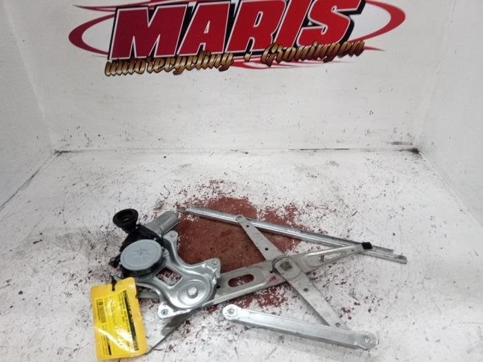 Mécanique vitre 2portes avant droite d'un Toyota Yaris, -, -, 3 mois de garantie, Toyota