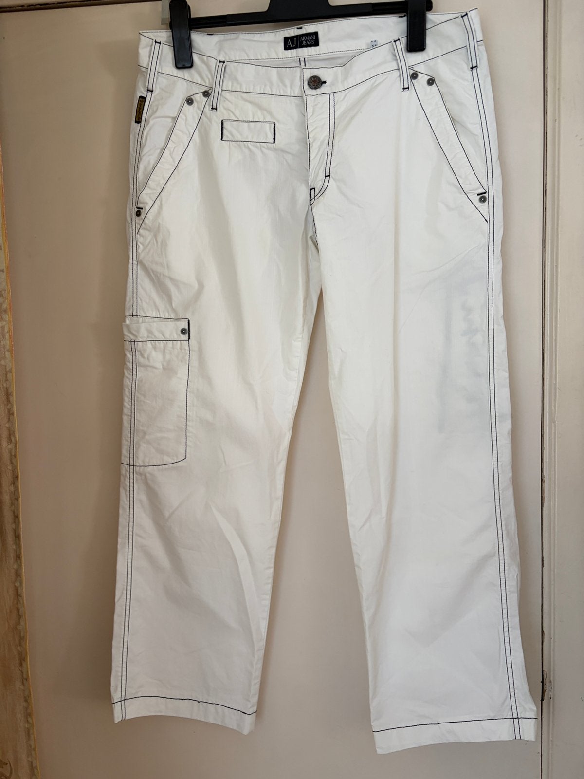 Witte cargobroek met contrasterende zwarte stiksels FR 44, Ophalen of Verzenden, Zo goed als nieuw, Wit