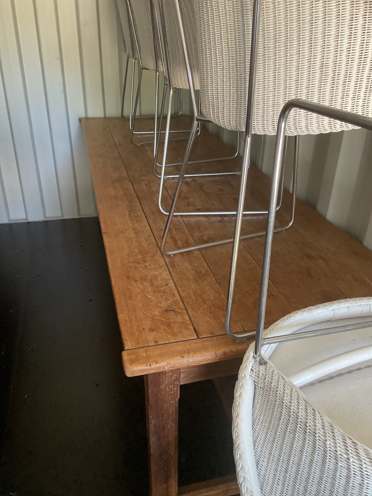 Houten tafel, Enlèvement