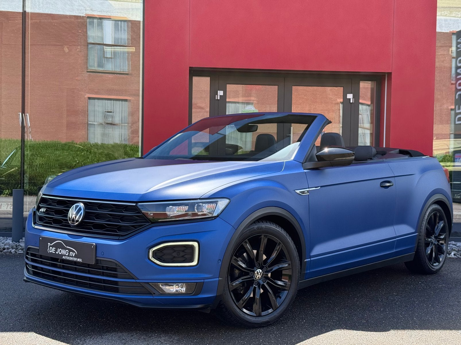 VOLKSWAGEN T-Roc R-Line EDITION BLEUE 786/800 EN OPTION, Autos, Volkswagen, Cuir et Alcantara, Achat, https://public.car-pass.be/vhr/a6cea932-eb8b-4610-b595-3a59dd0539b8